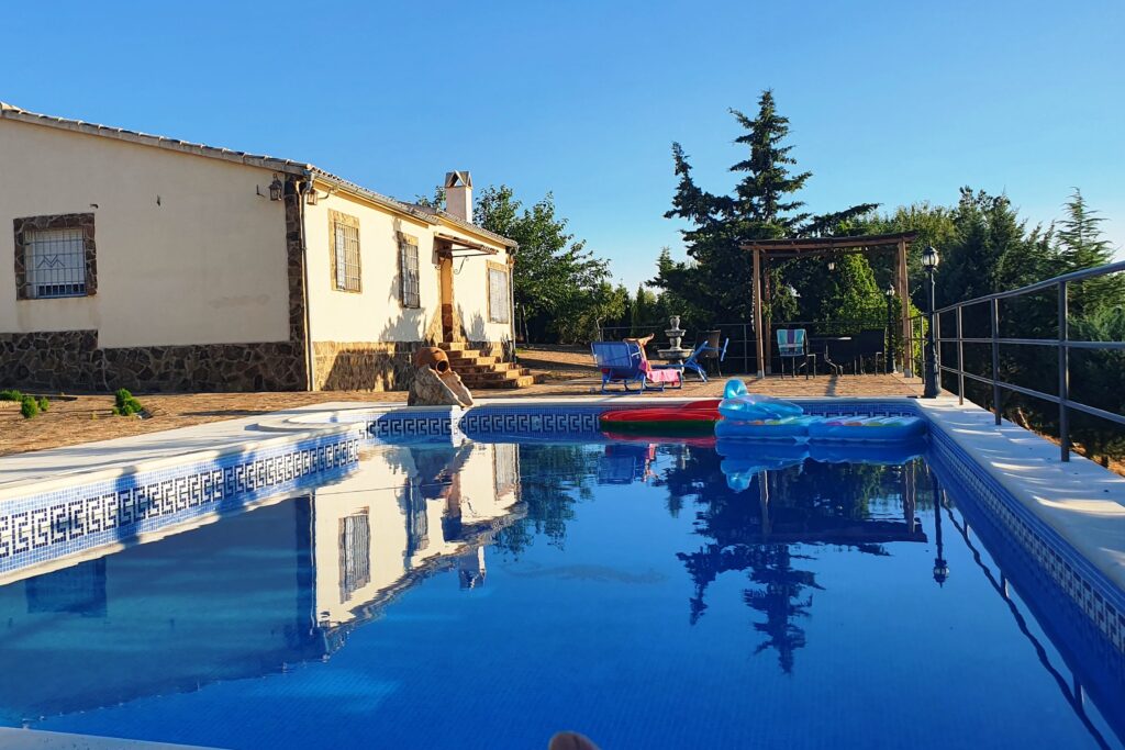 Moderno chalet y viñedo