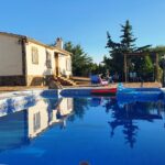 Moderno chalet y viñedo